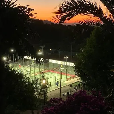 Charming 3-storey House At Residential Golf Σπίτι διακοπών