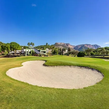 Charming 3-storey House At Residential Golf Muntanya la Sella